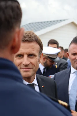 Emmanuel Macron lors de sa visite aux Terres de Jim, événement organisé par les Jeunes Agriculteurs, à Outarville, le 9 septembre 2022.
