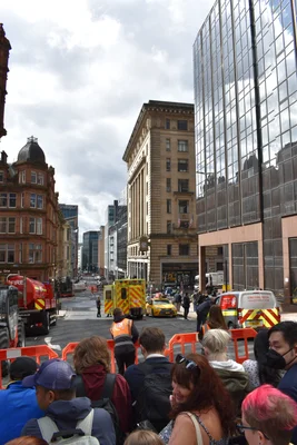 Sur le tournage de Spider-Man: Brand New Day à Glasgow, des services d'urgence recréent une scène d'incident.