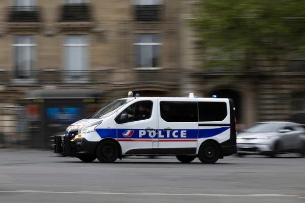 Fourgon de la Police nationale dans le cadre du braquage au tractopelle dans le Val-d'Oise.