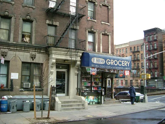 L'immeuble de Léon et Mathilda à New York, lieu de tournage emblématique.