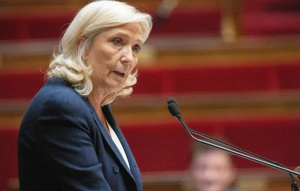 Marine Le Pen lors d'une prise de parole publique.