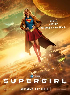 Affiche française de Supergirl avec la tagline et la date de sortie.