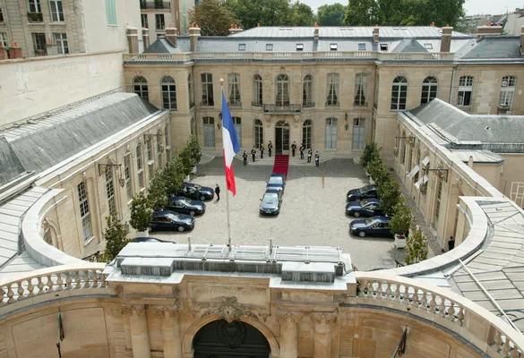 La cour de l'Hôtel Matignon, résidence officielle du Premier ministre.