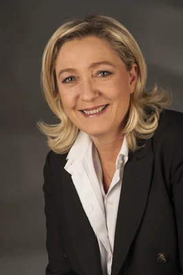 Portrait officiel de Marine Le Pen.