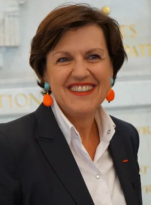 Annie Genevard lors de son passage salle des quatre colonnes.