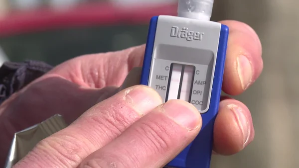 Un test salivaire Dräger utilisé par la police municipale de Montélimar pour dépister la consommation de stupéfiants chez les automobilistes.