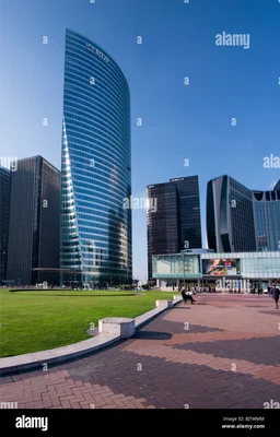 Siège d'EDF dans le quartier d'affaires de La Défense, Paris, France.