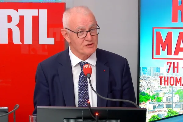 Daniel Baal, président du Crédit Mutuel, interviewé sur RTL au sujet du financement bancaire du RN.