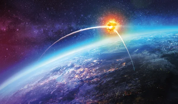 Illustration d'un impact atmosphérique, évoquant la menace balistique que le système Bliksem EXO doit contrer.