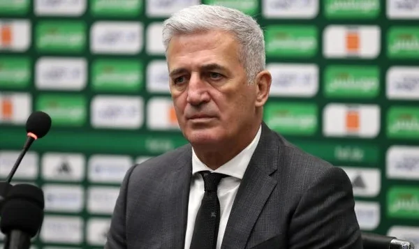 Vladimir Petković en conférence de presse après l'élimination de l'Algérie.