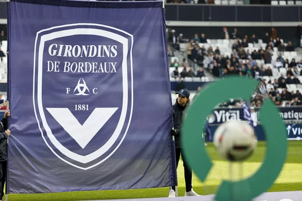 Banderole des supporters des Girondins de Bordeaux affichant fièrement l'écusson du club.