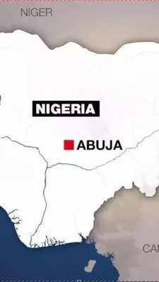 Carte infographique du Nigeria avec la capitale Abuja mise en évidence.