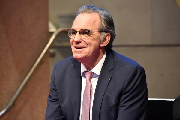 Renaud Muselier au Sénat, souriant.