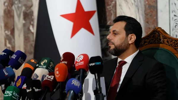 Le président syrien Ahmed al-Charaa lors d'une conférence de presse.